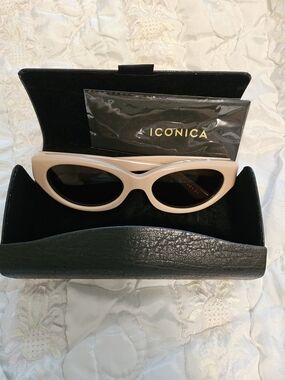 Women's Blush Cat-Eye Sunglasses